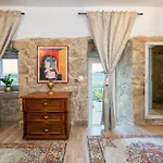 Eterna 1806 Villa