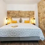 Eterna 1806 Villa