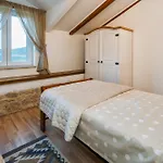 Villa Eterna 1806 *