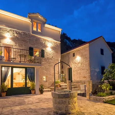 Eterna 1806 Villa *