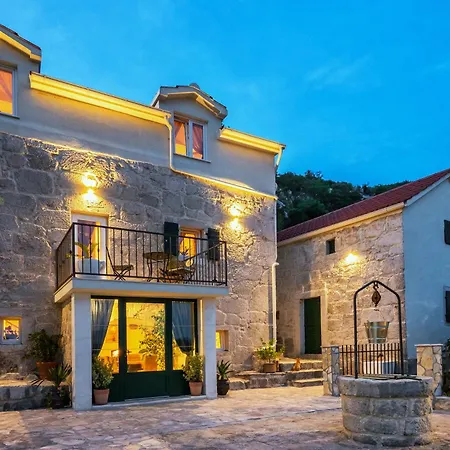 Eterna 1806 Villa